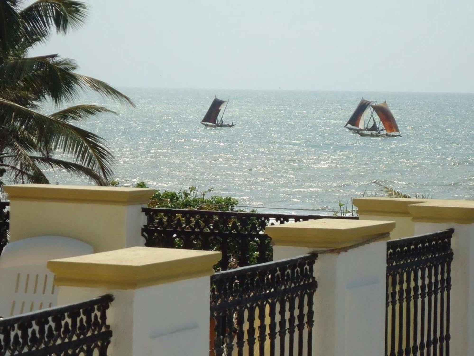 The Ocean Pearl Hotel Negombo Extérieur photo