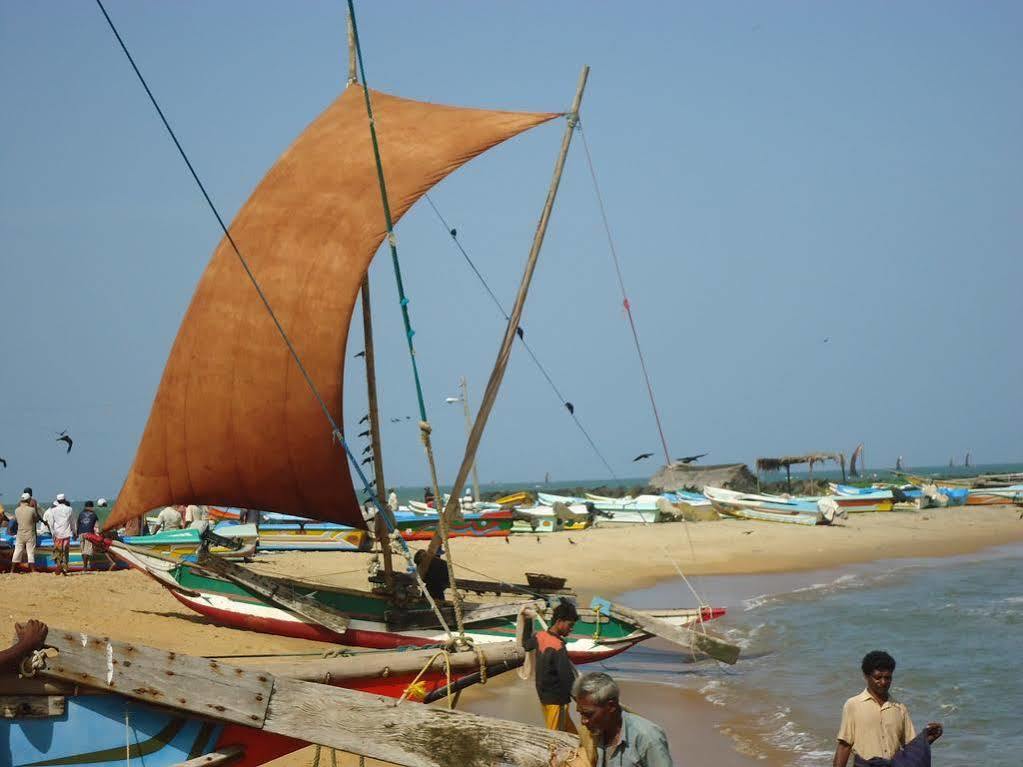 The Ocean Pearl Hotel Negombo Extérieur photo